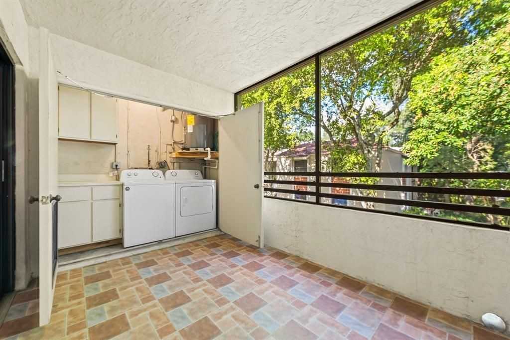 9821 Sw 3rd Ct - Photo 5 of 7