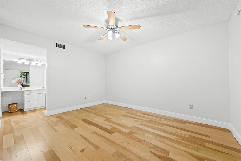 9821 Sw 3rd Ct - Photo 6 of 7