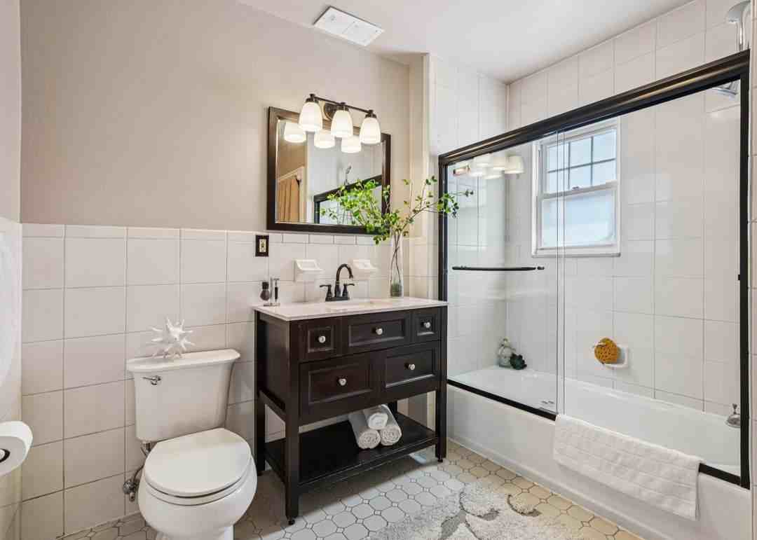 64 Manner Ave - Photo 7 of 23