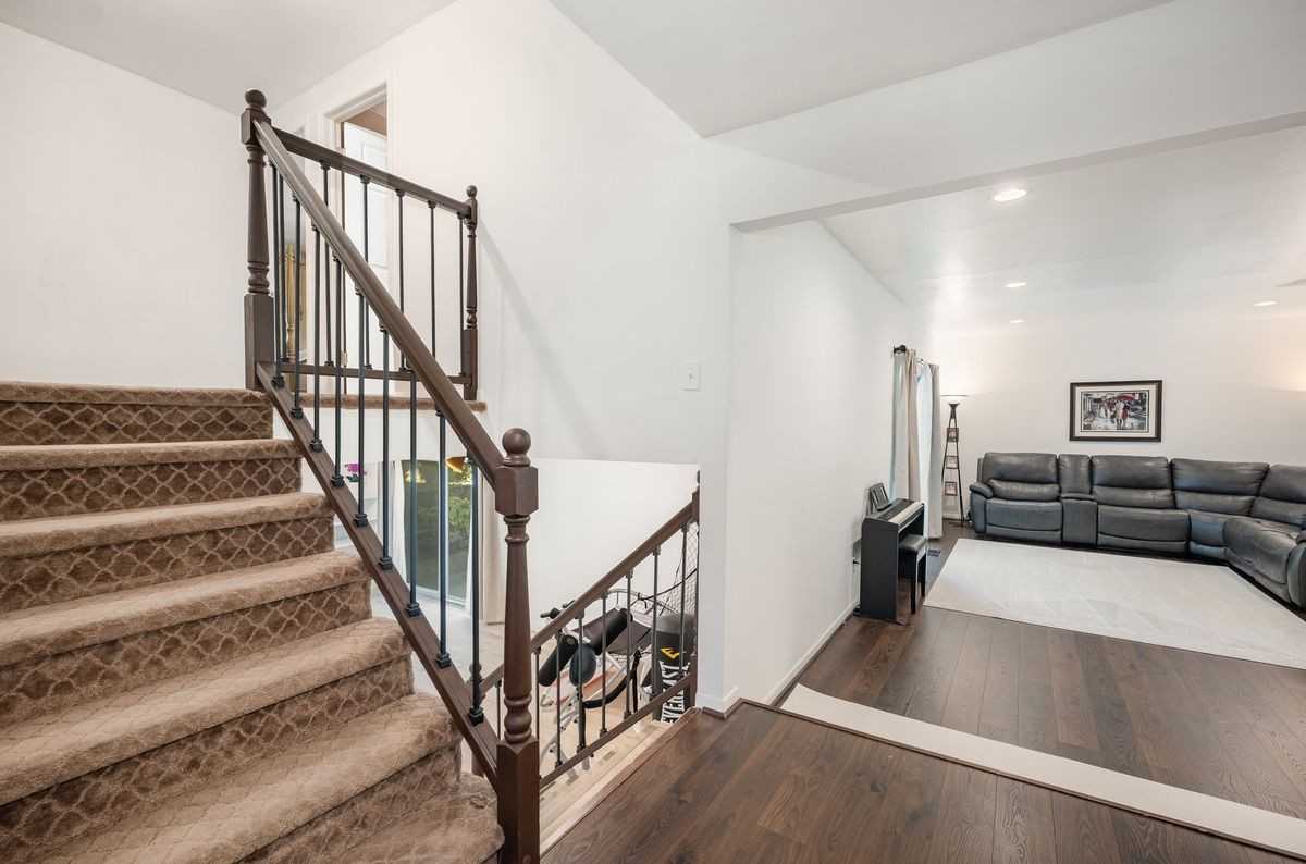 6545 Post Oak Dr - Photo 3 of 27