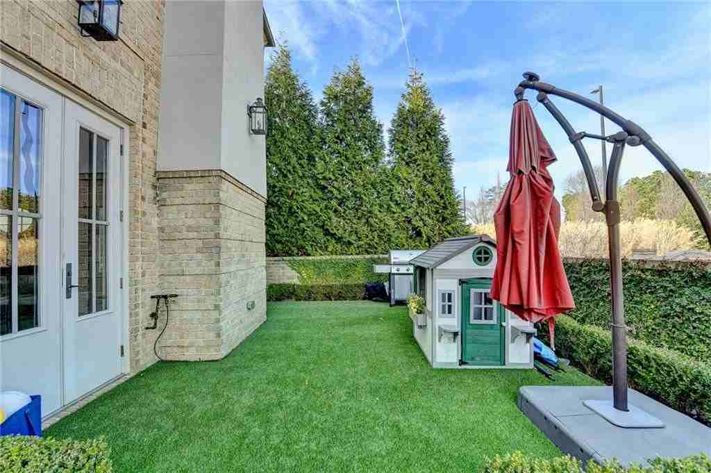 120 Grand Cres - Photo 2 of 50