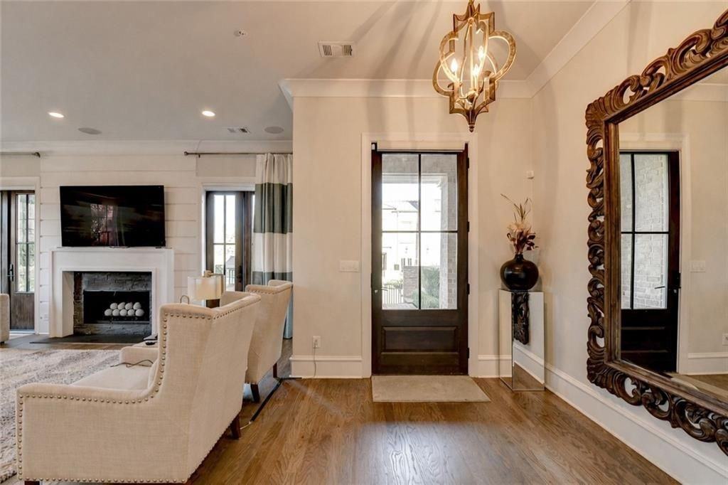 120 Grand Cres - Photo 3 of 50