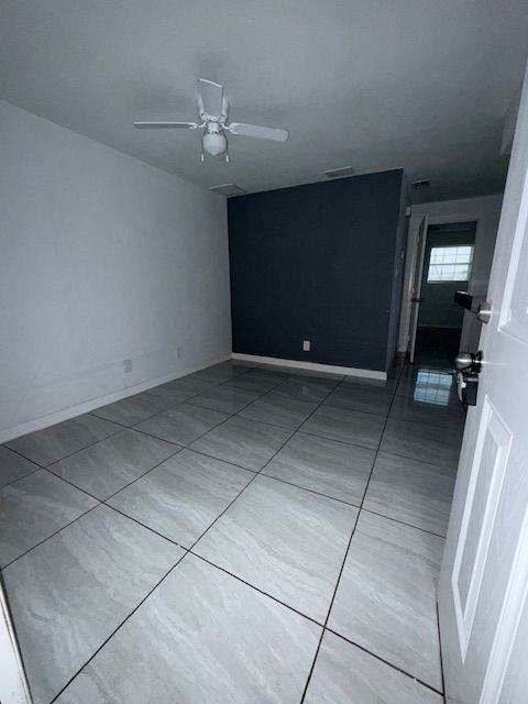 500 N Broadway St ##10 - Photo 3 of 18