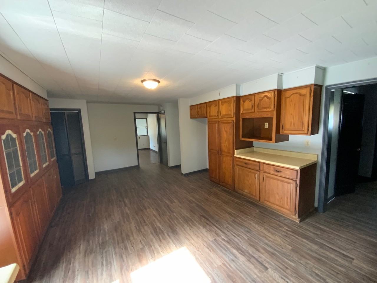 211 Market St - Photo 3 of 15