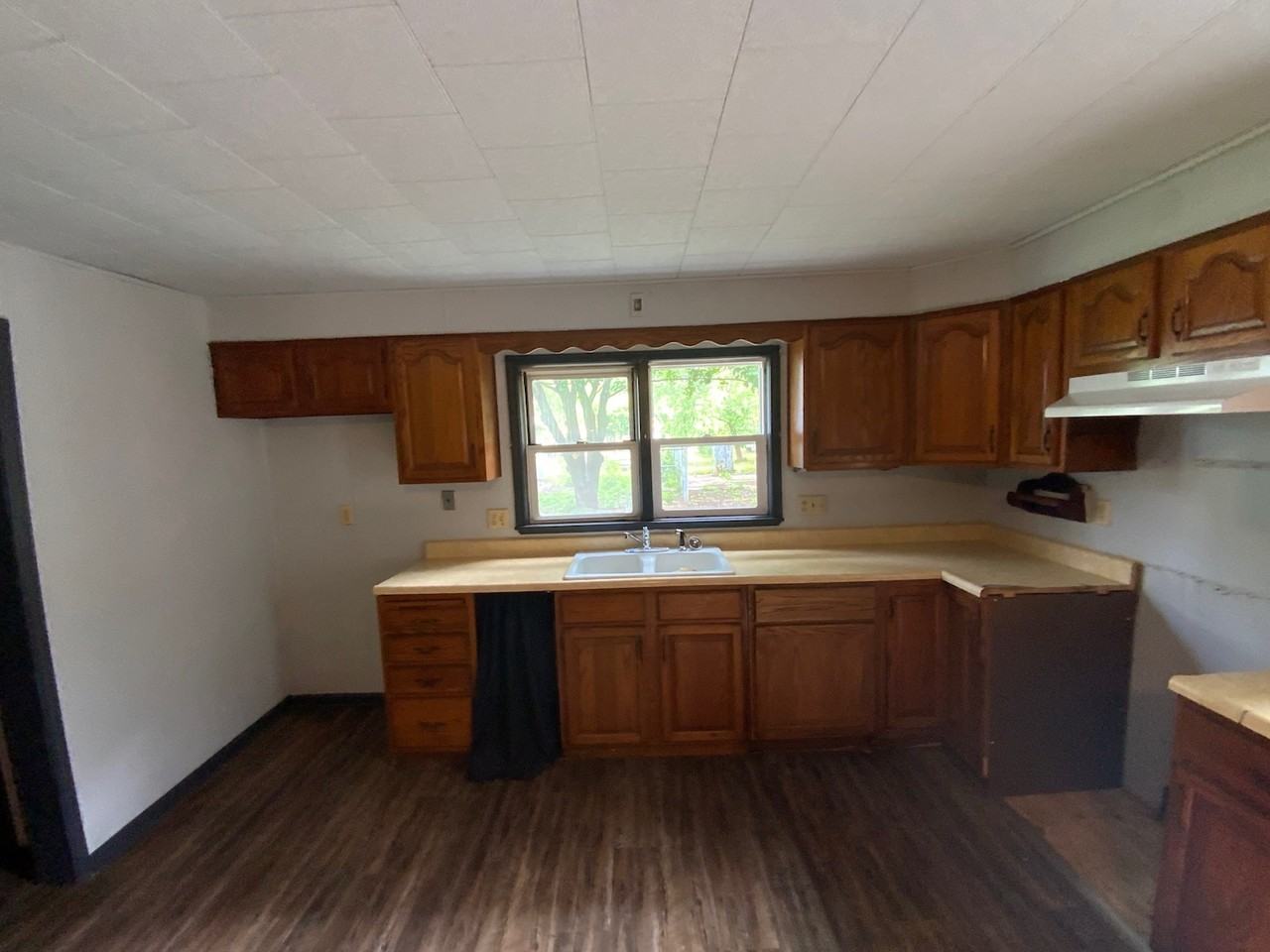 211 Market St - Photo 4 of 15