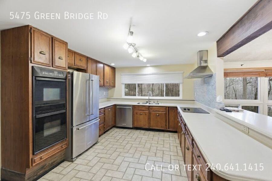 5475 Green Bridge Rd - Photo 7 of 43