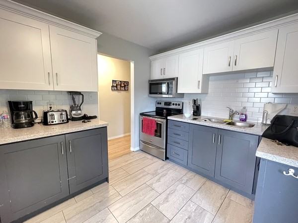 3 Herrell Ave. - Photo 5 of 29