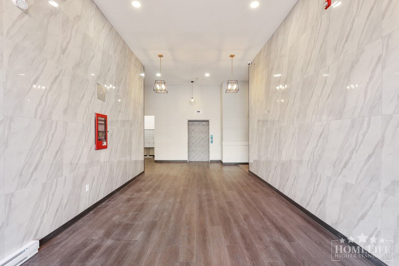 14858 60 Ave - Photo 4 of 20