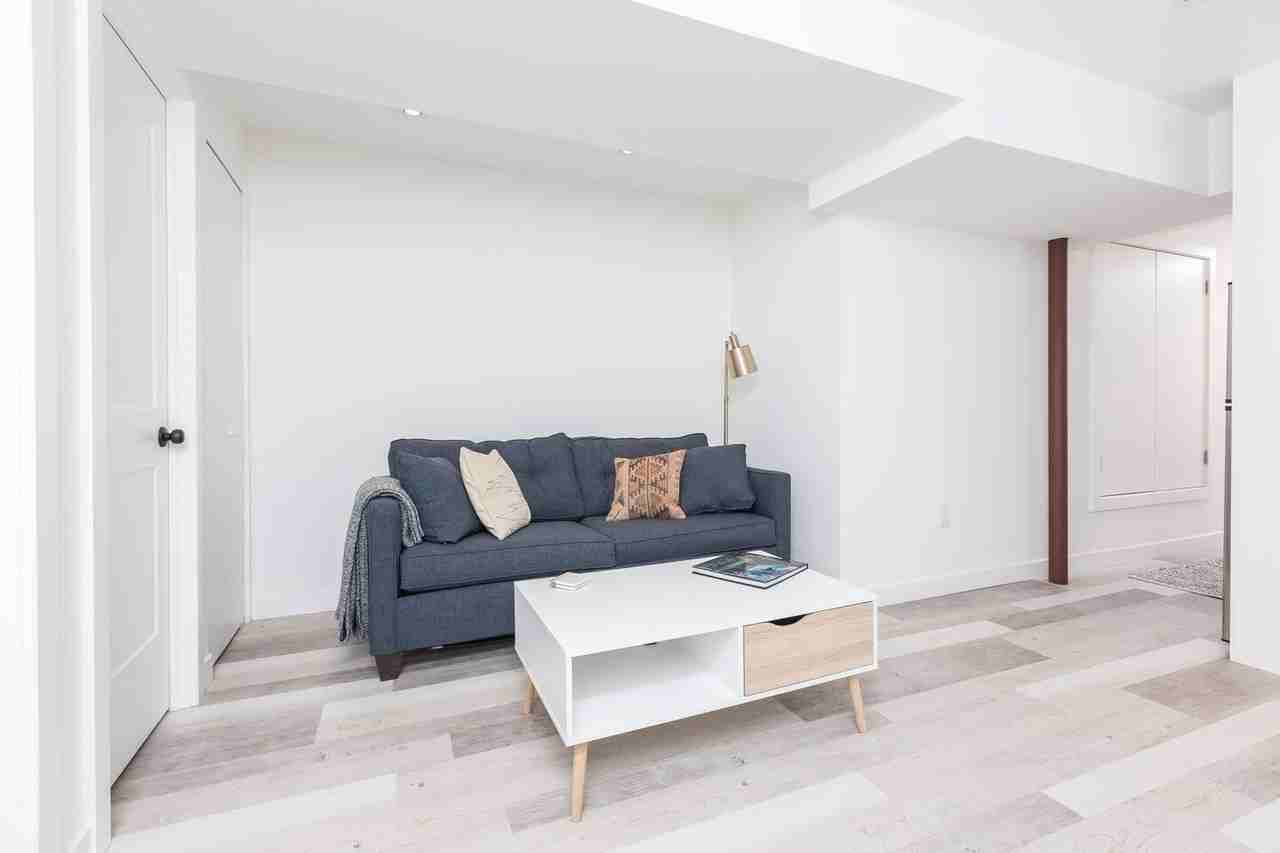 32 Grove Avenue - Photo 4 of 4