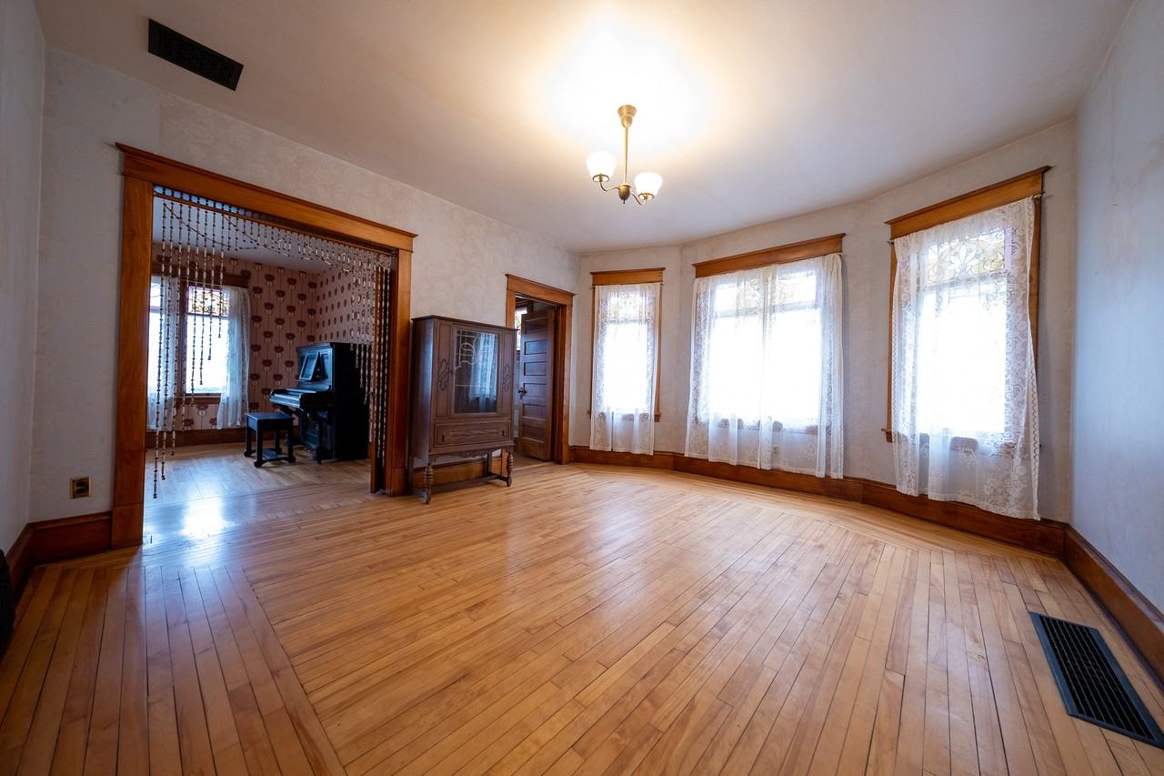 128 2nd Ave W #1 - Photo 2 of 22