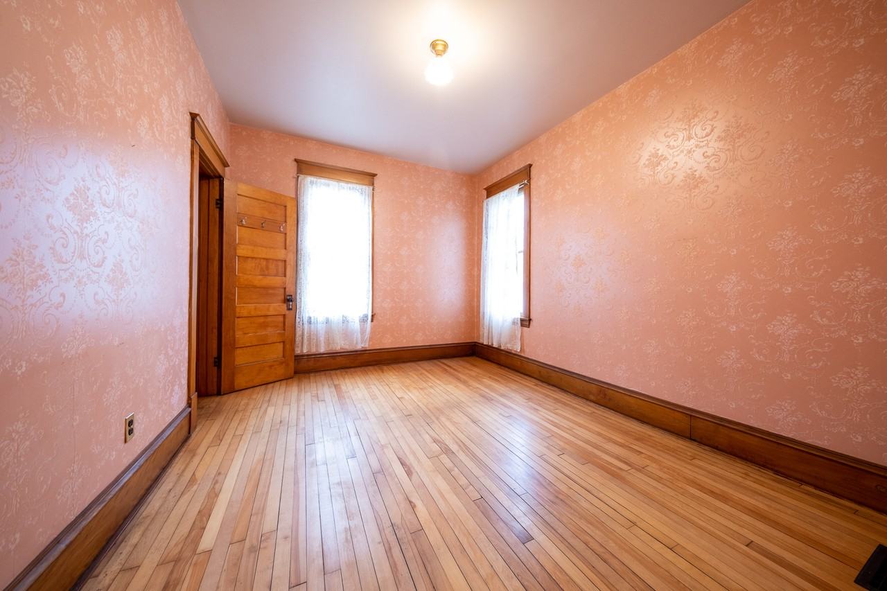 128 2nd Ave W #1 - Photo 6 of 22