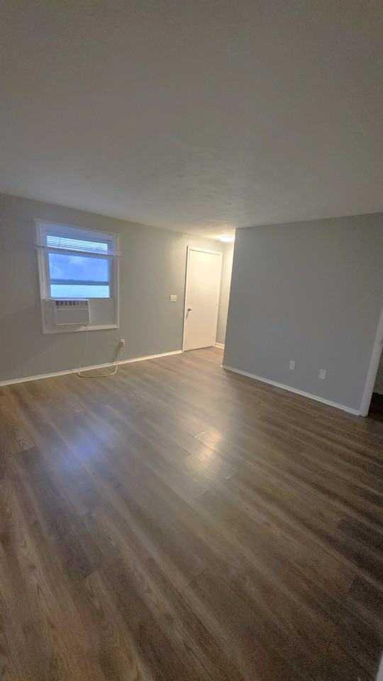 1800 East 42nd Street #1816 - Photo 4 of 22