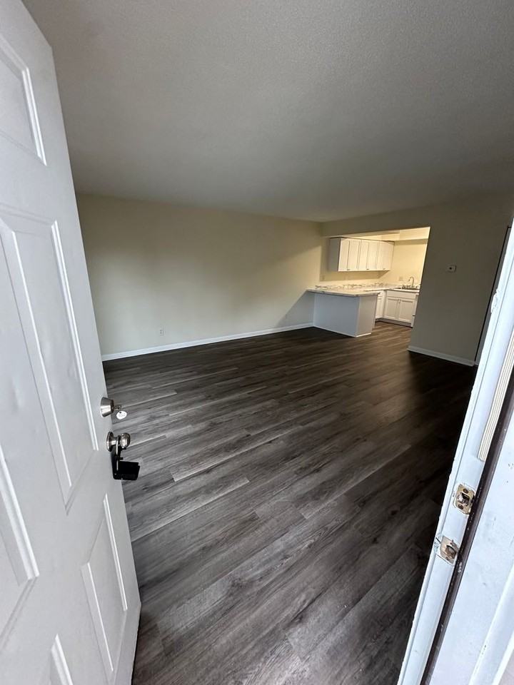 263 Keystone Dr - Photo 2 of 14