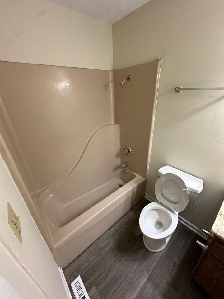 263 Keystone Dr - Photo 4 of 14