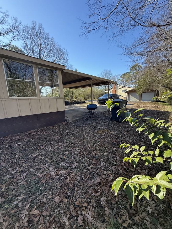 1633 Yvonne Dr #1 - Photo 4 of 28