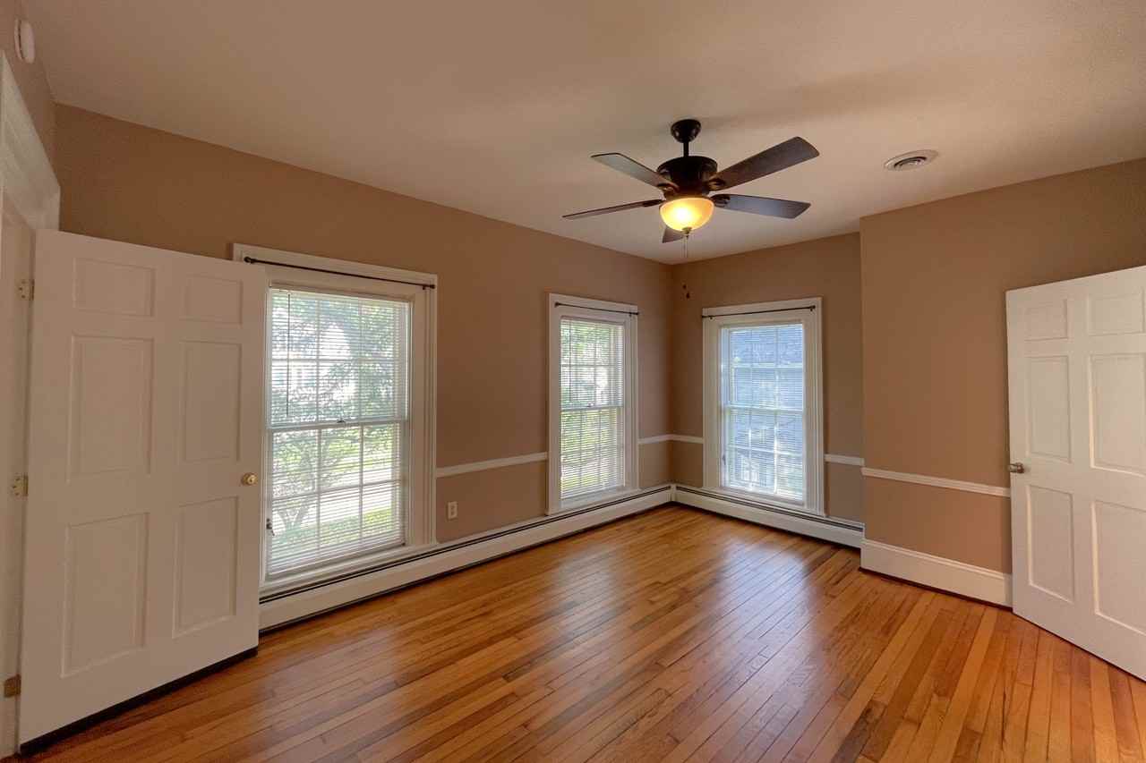 609 W Water St #2 - Photo 4 of 24