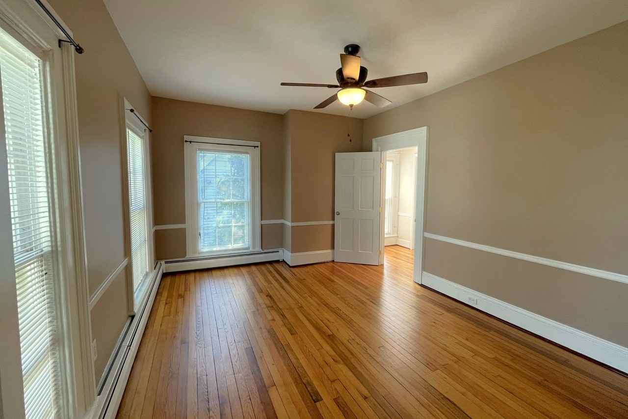 609 W Water St #2 - Photo 5 of 24