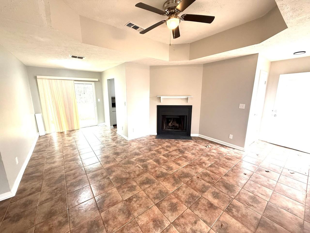 944 David Dr - Photo 3 of 11