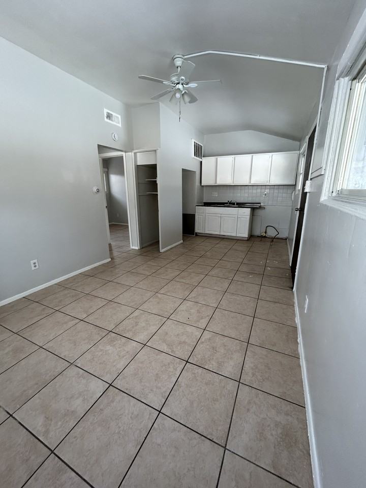 1063 Neville Ave - Photo 2 of 13