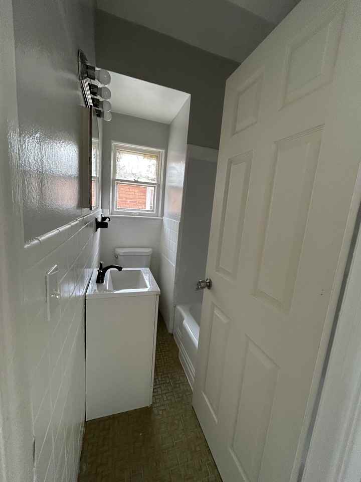 1063 Neville Ave - Photo 4 of 13