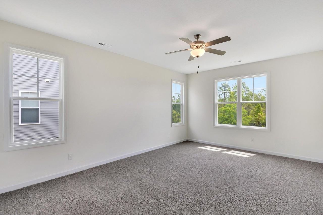 282 Currituck Dr - Photo 4 of 6