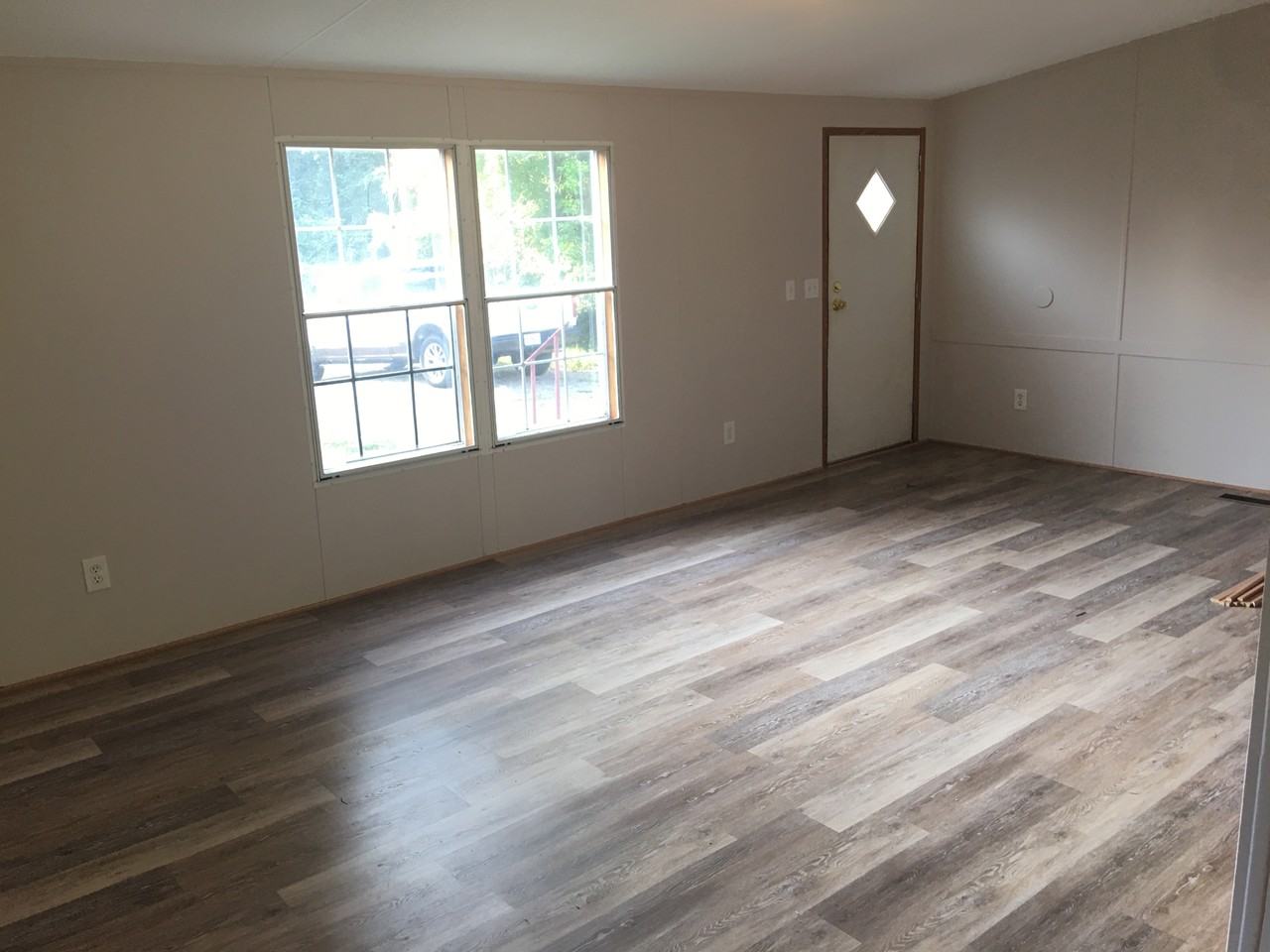 476 Sharpe St #NA - Photo 4 of 17