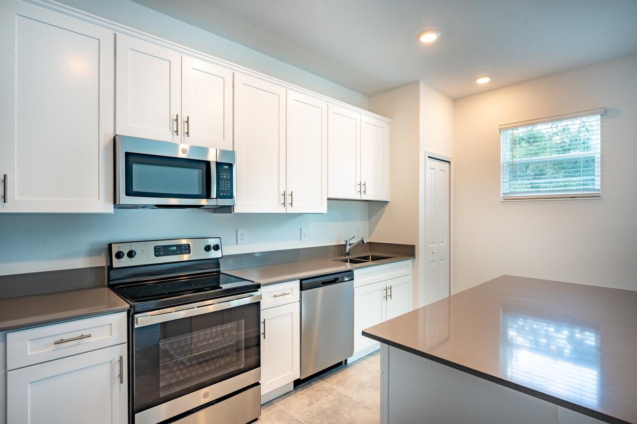 7464 Stone Creek Trl #1 - Photo 3 of 8