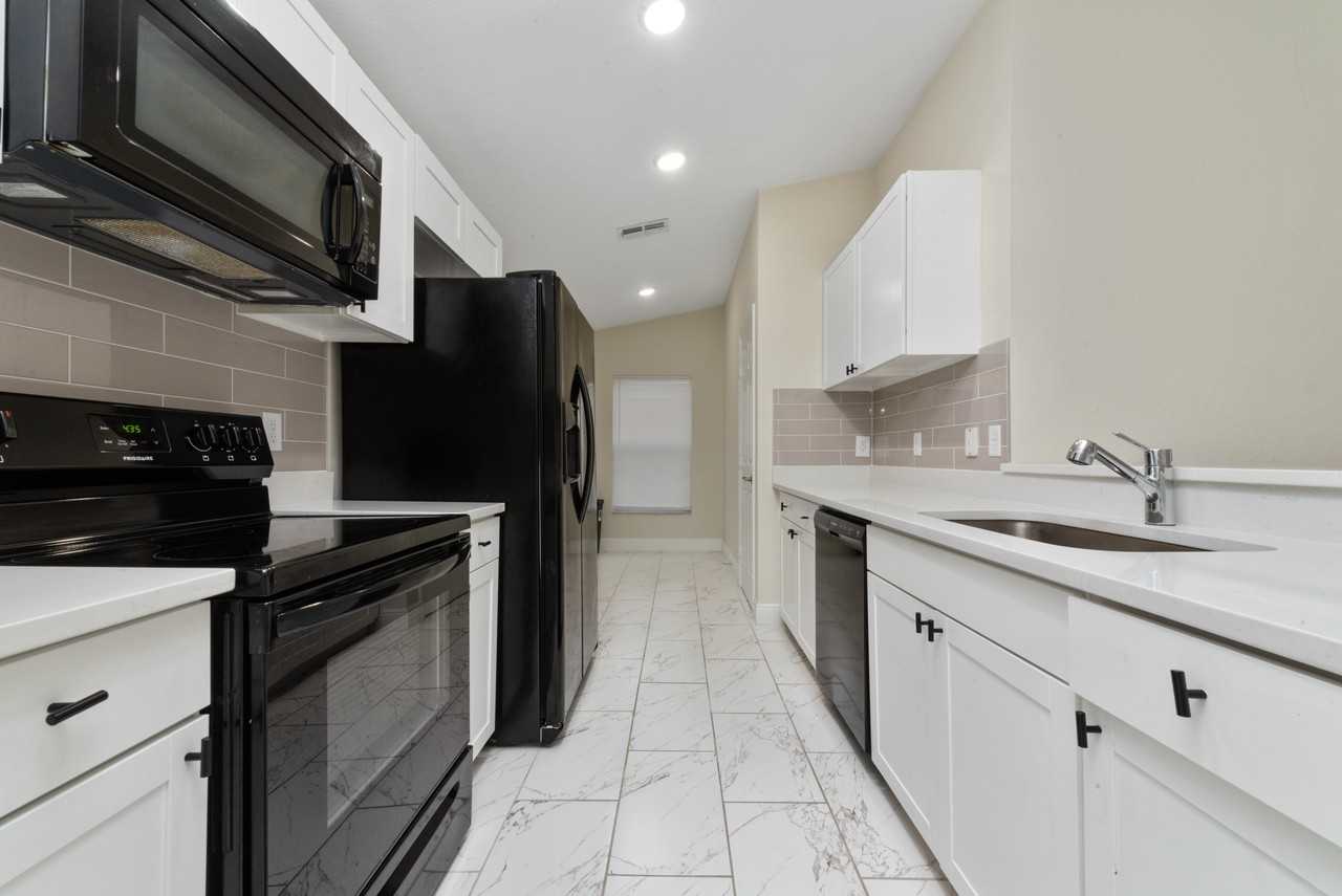 1246 Westwinds Dr #1 - Photo 7 of 28