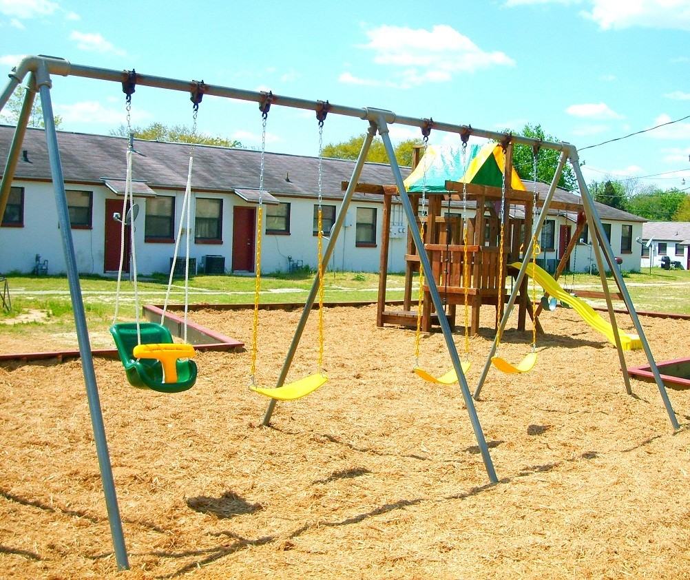 Gentle Pines Apartments - Photo 3 of 12