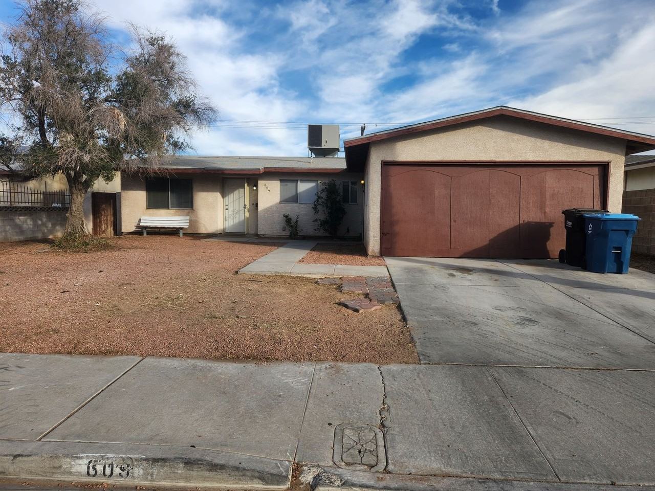 609 Carpenter Dr - Photo 3 of 32