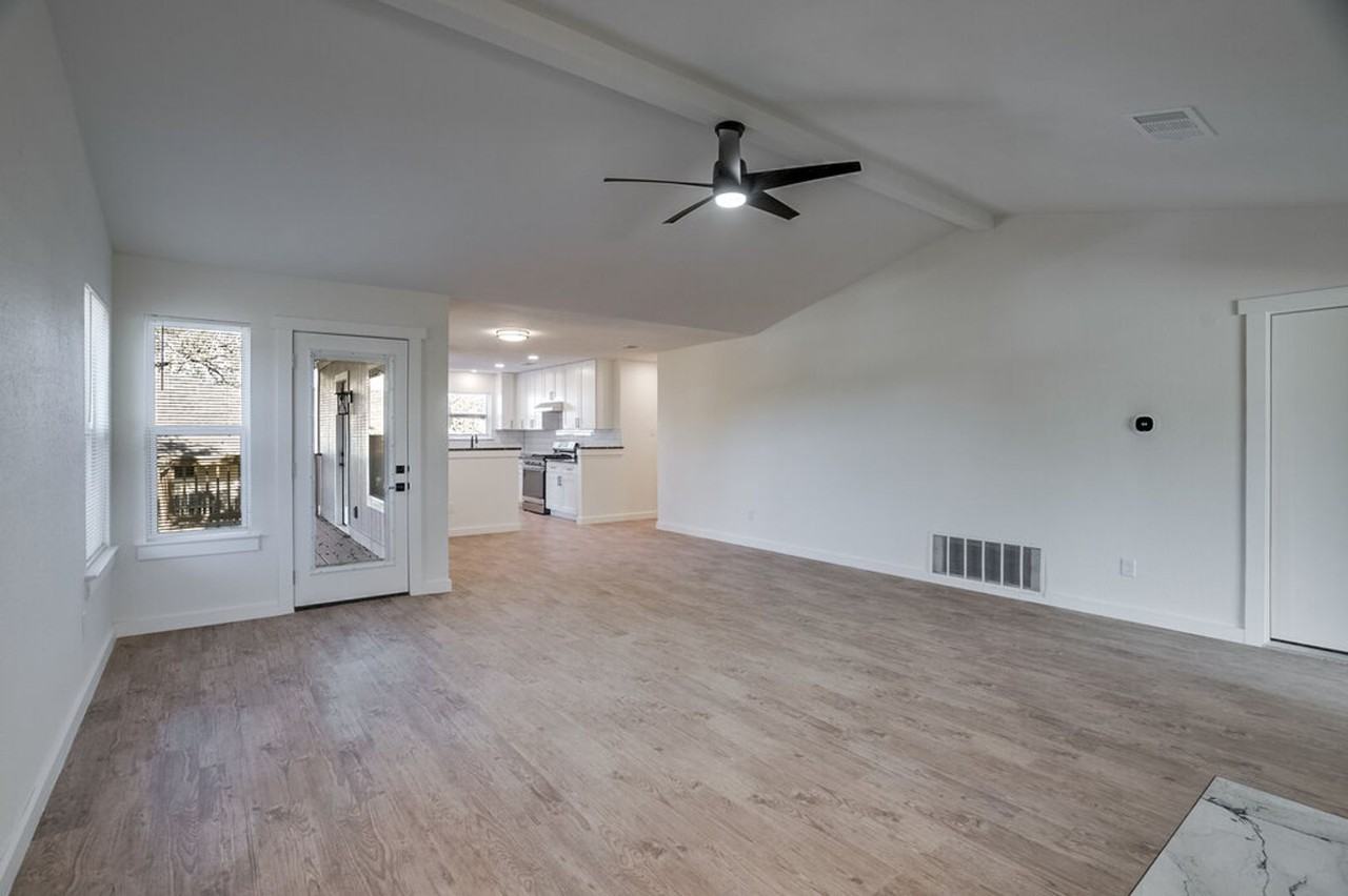 12910 Covington Trl - Photo 3 of 19