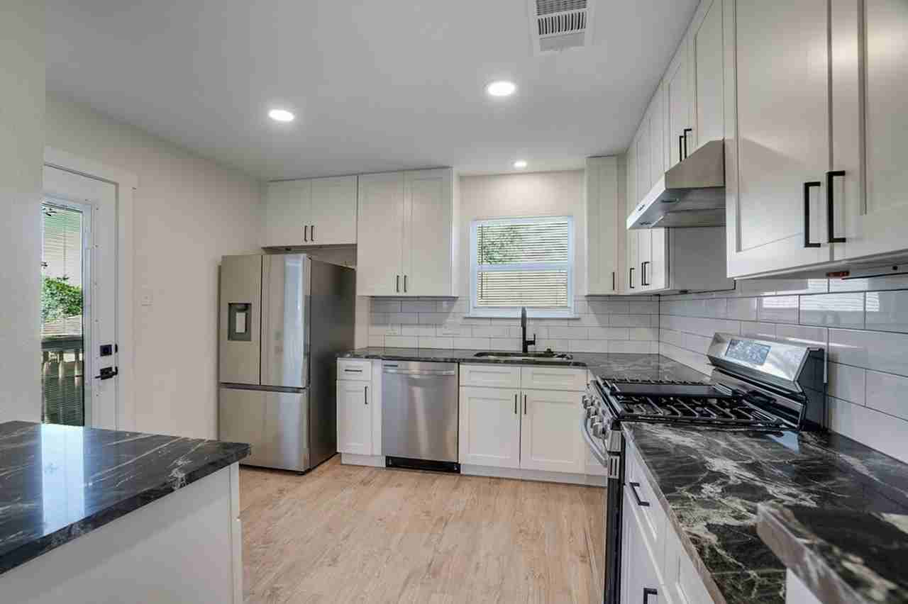 12910 Covington Trl - Photo 6 of 19