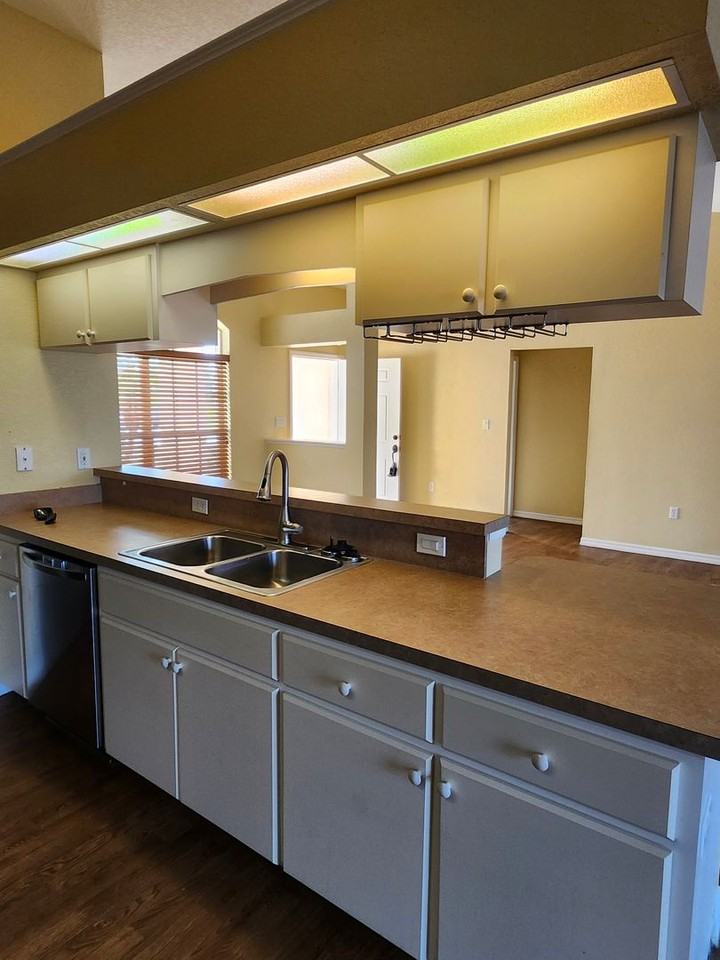 391 Azui St - Photo 7 of 17