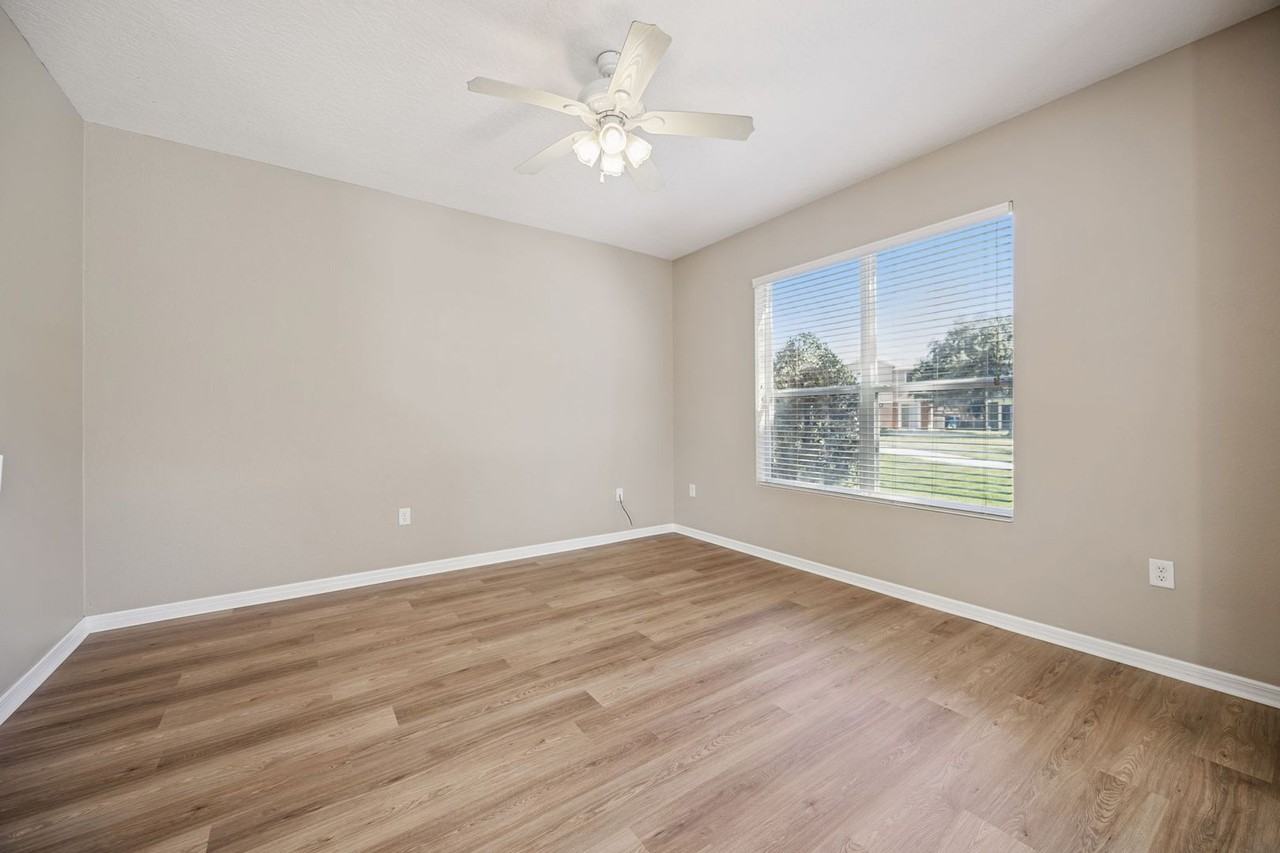 1359 Broken Oak Dr - Photo 3 of 19