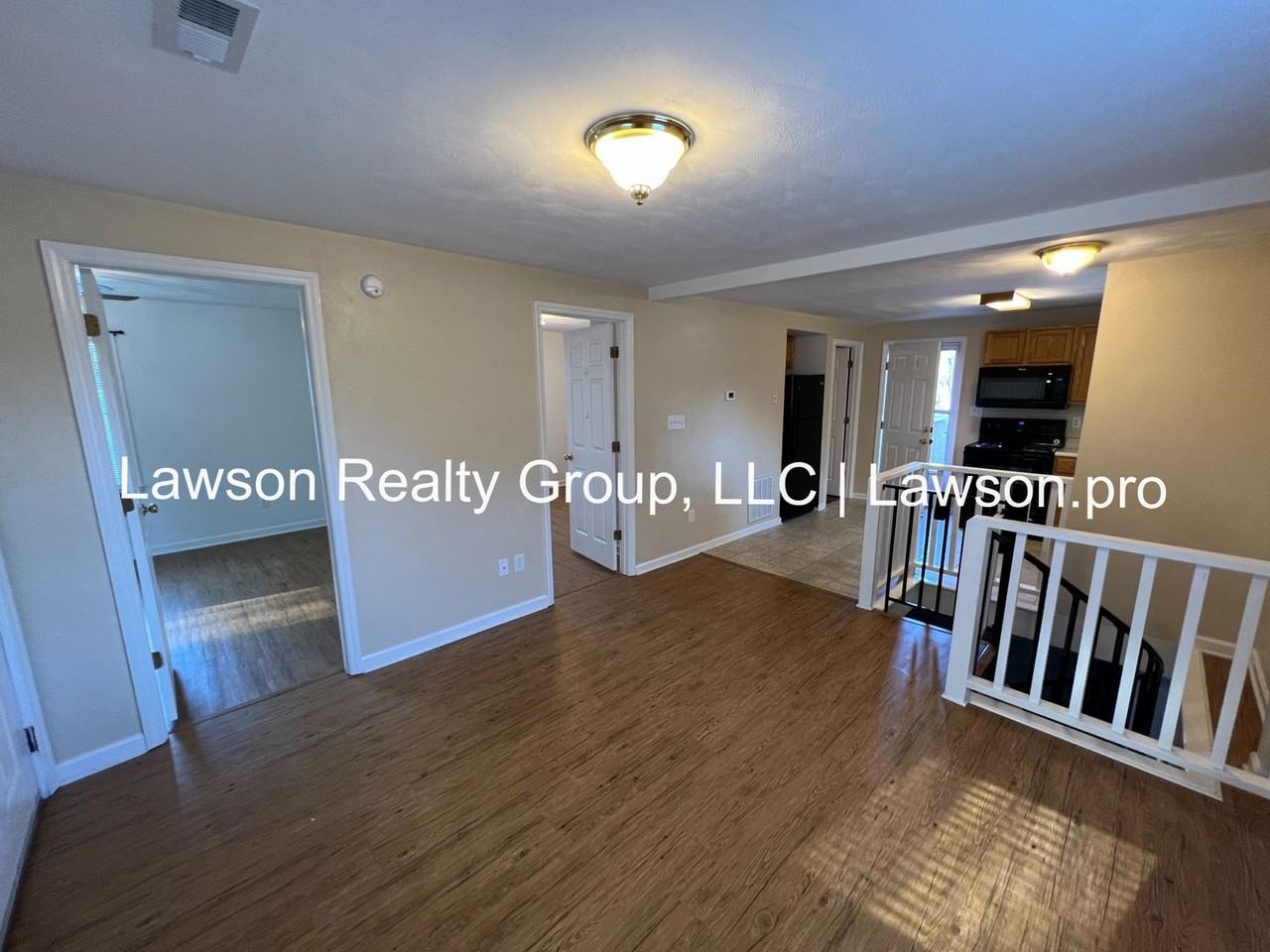 318 Giles Ave - Photo 3 of 31