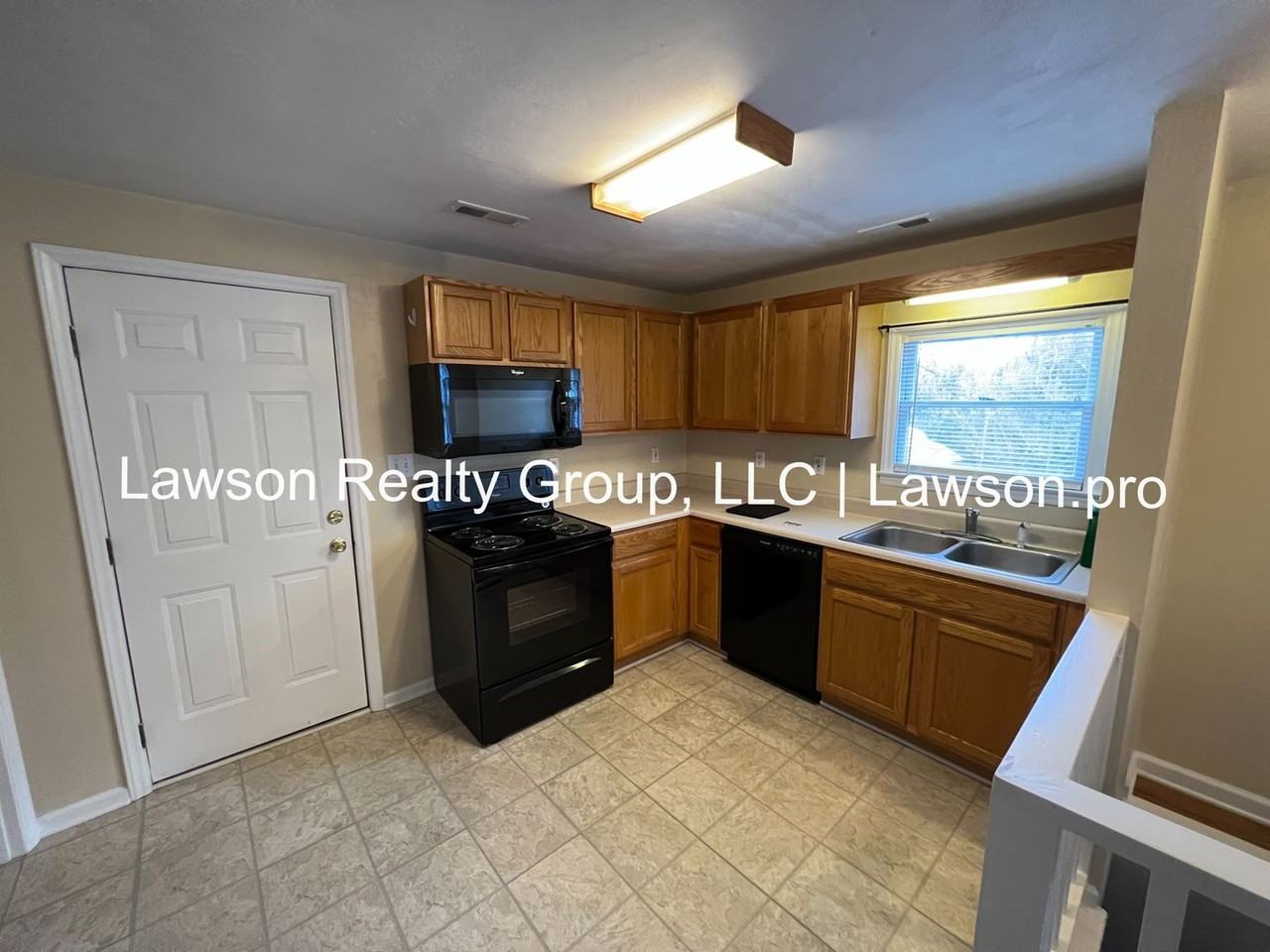 318 Giles Ave - Photo 6 of 31