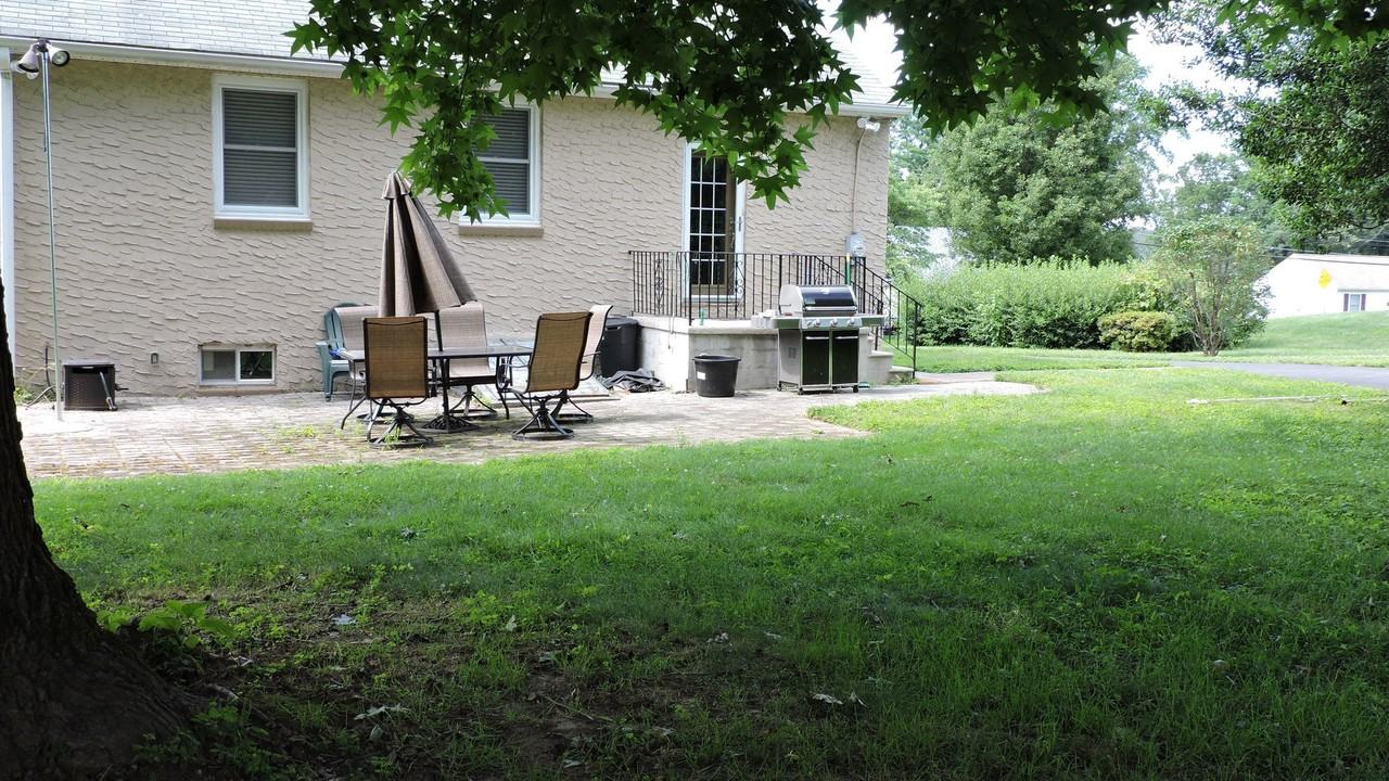 4557 Grandview Ave - Photo 2 of 12