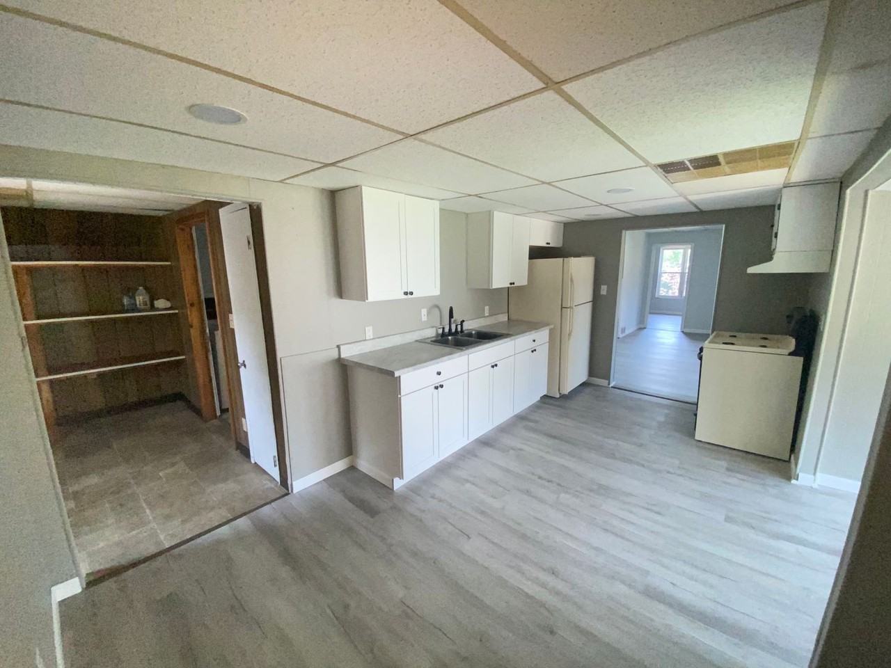 251 W 20th St - Photo 2 of 10