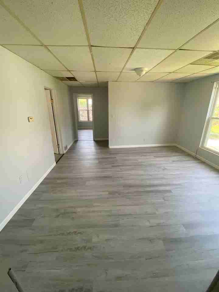 251 W 20th St - Photo 5 of 10