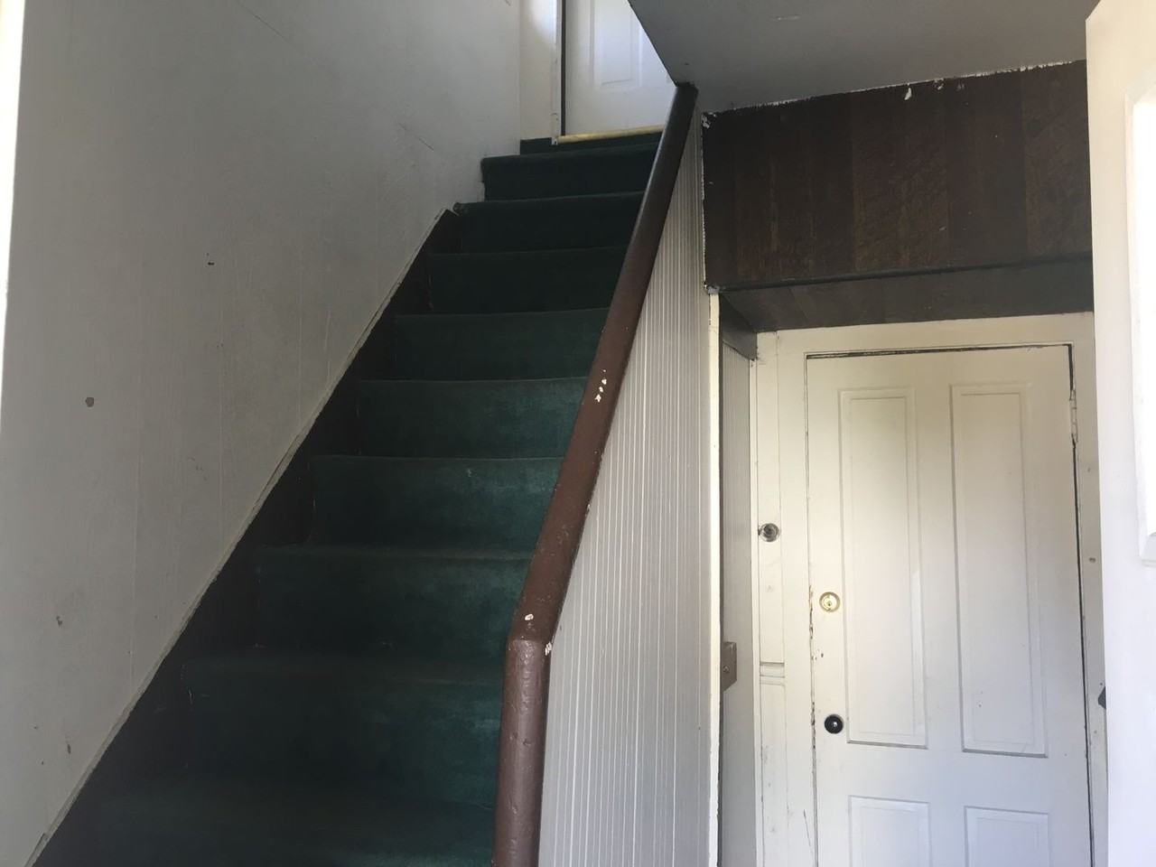 251 W 20th St - Photo 6 of 10