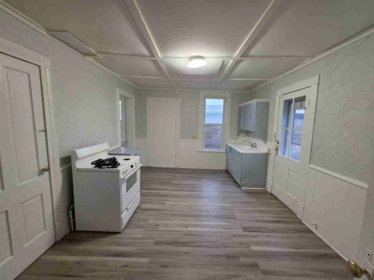 1819 Chestnut St - Photo 4 of 13