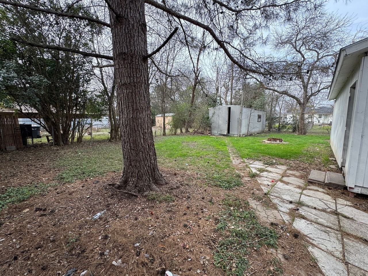 3801 Sleeper Ave - Photo 4 of 10