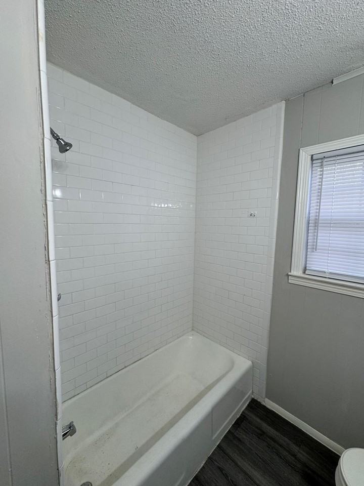 3801 Sleeper Ave - Photo 7 of 10