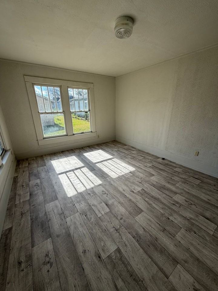 3450 Brandon St - Photo 3 of 10