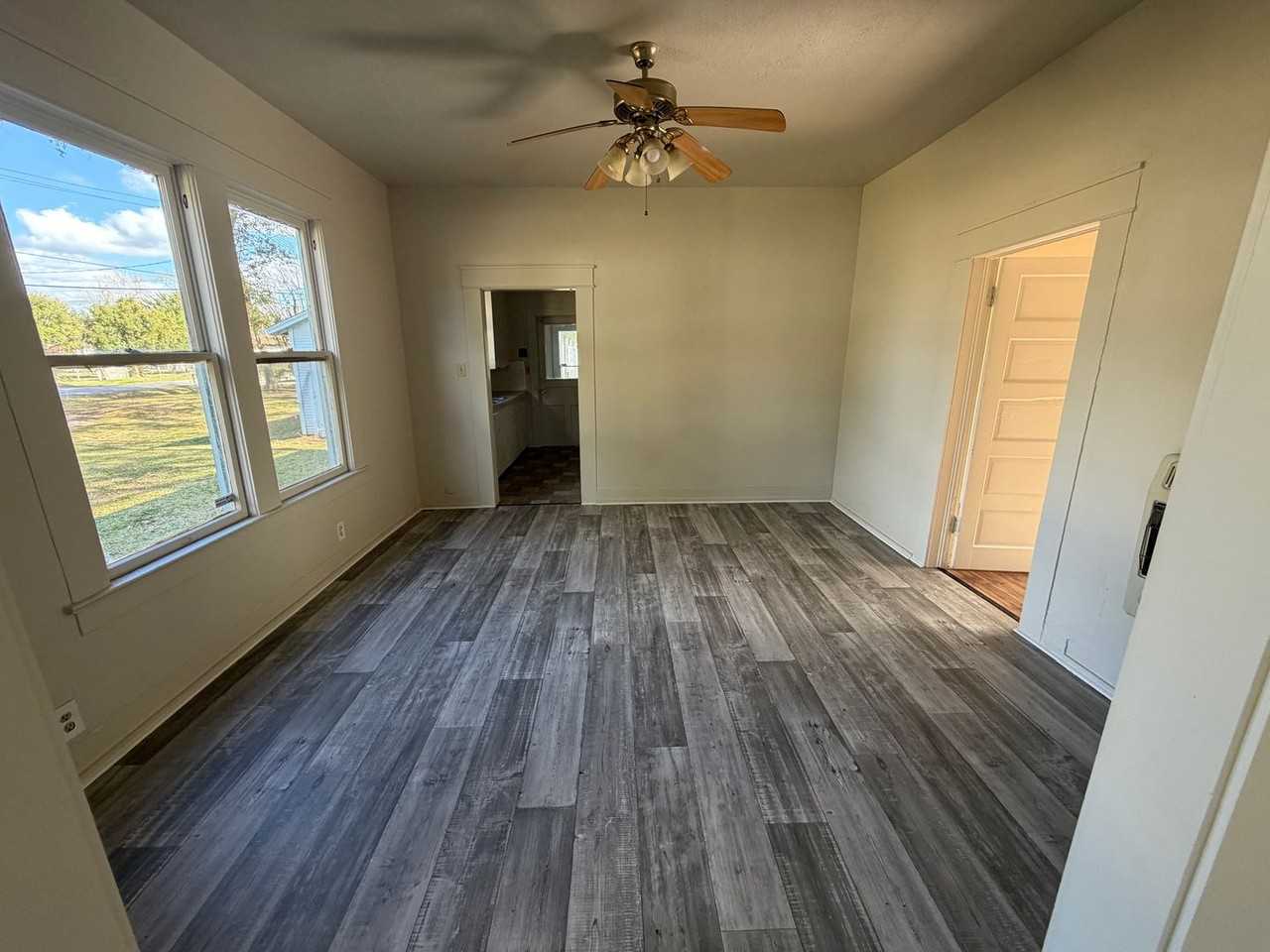 4305 Fonville Ave - Photo 5 of 12