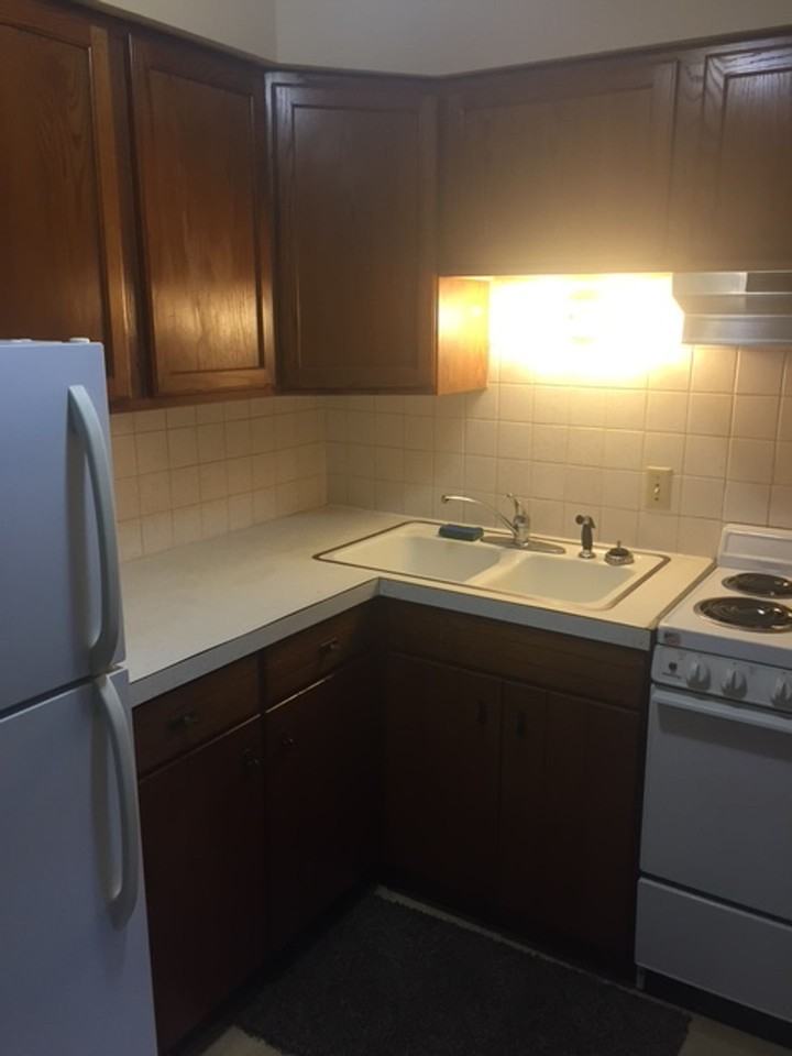 East Chestnut Apartments - Photo 3 of 6