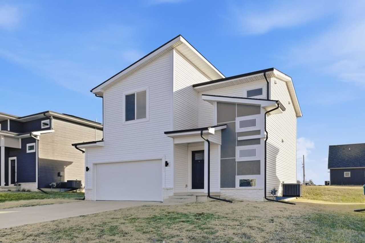 818 Kingfisher Dr - Photo 2 of 20