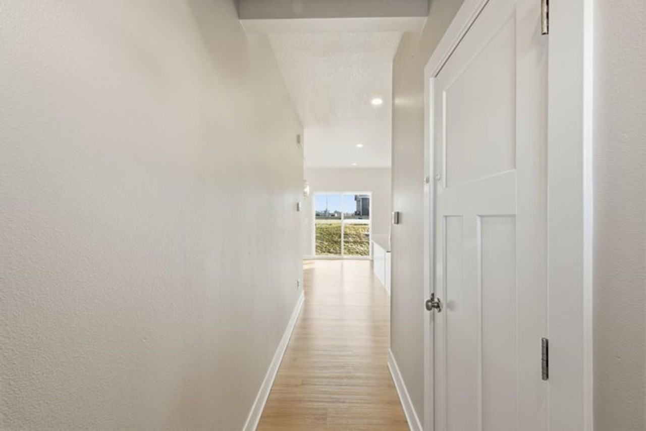 818 Kingfisher Dr - Photo 3 of 20