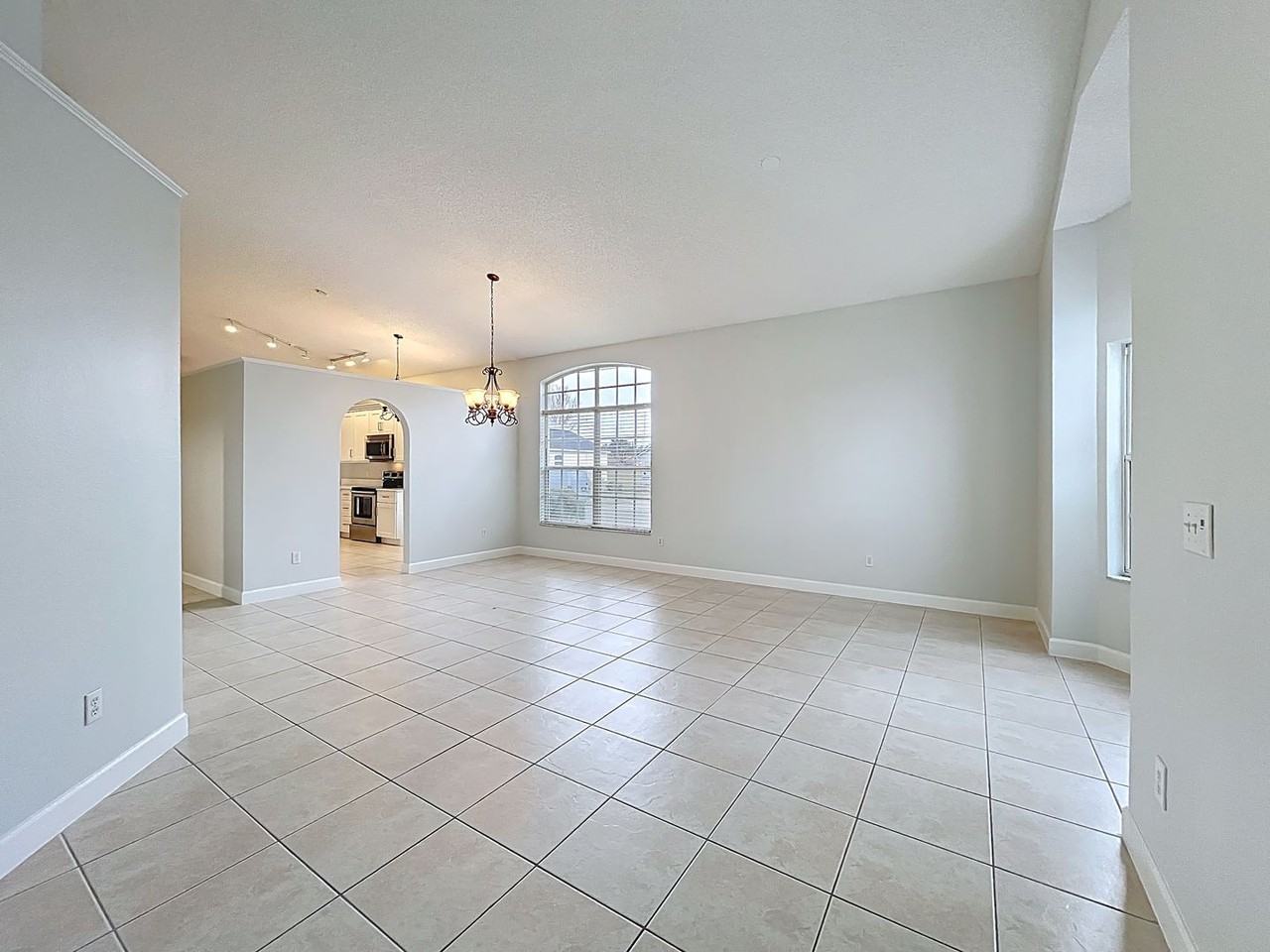 421 Lexingdale Dr - Photo 6 of 50