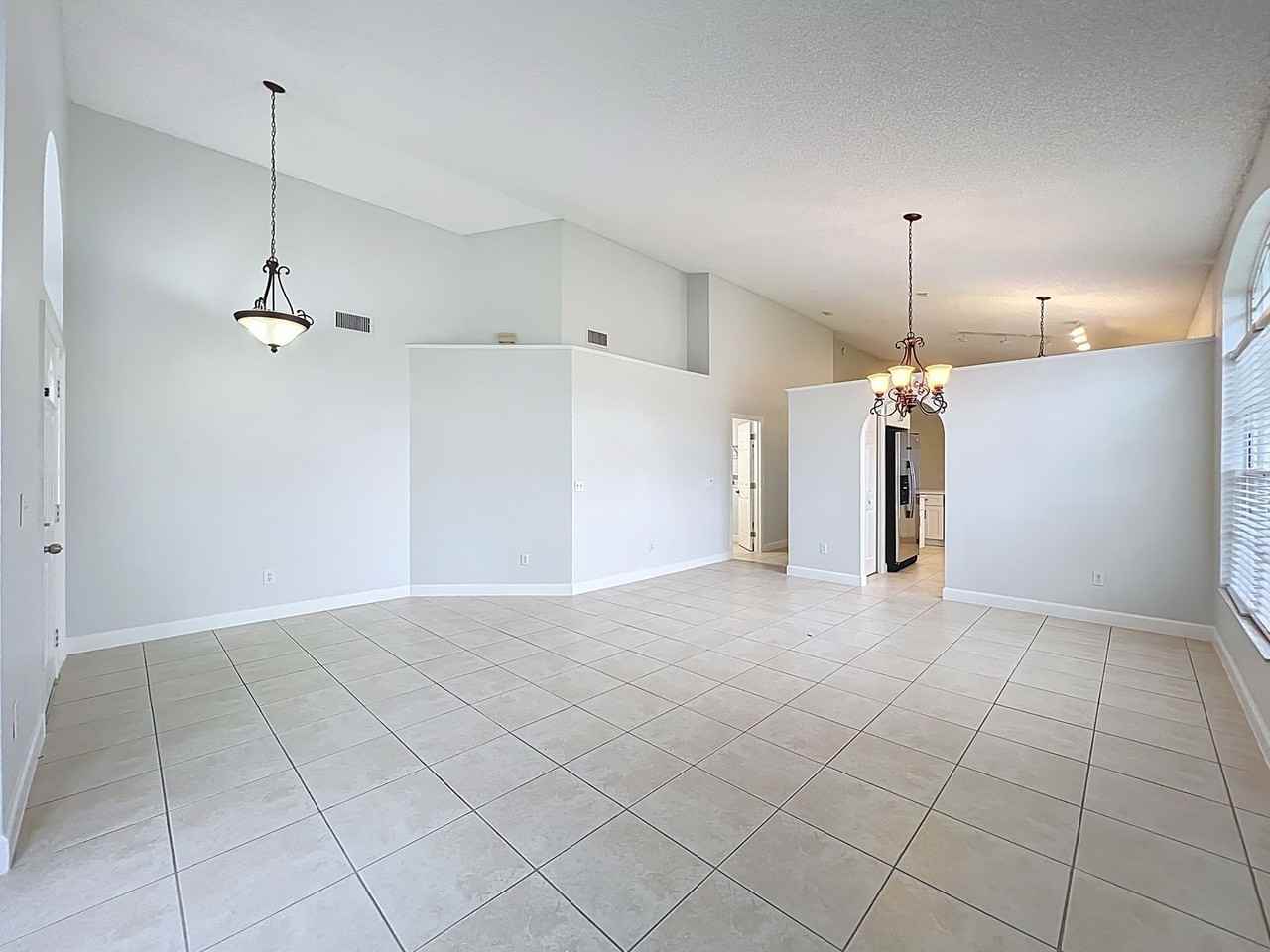 421 Lexingdale Dr - Photo 7 of 50